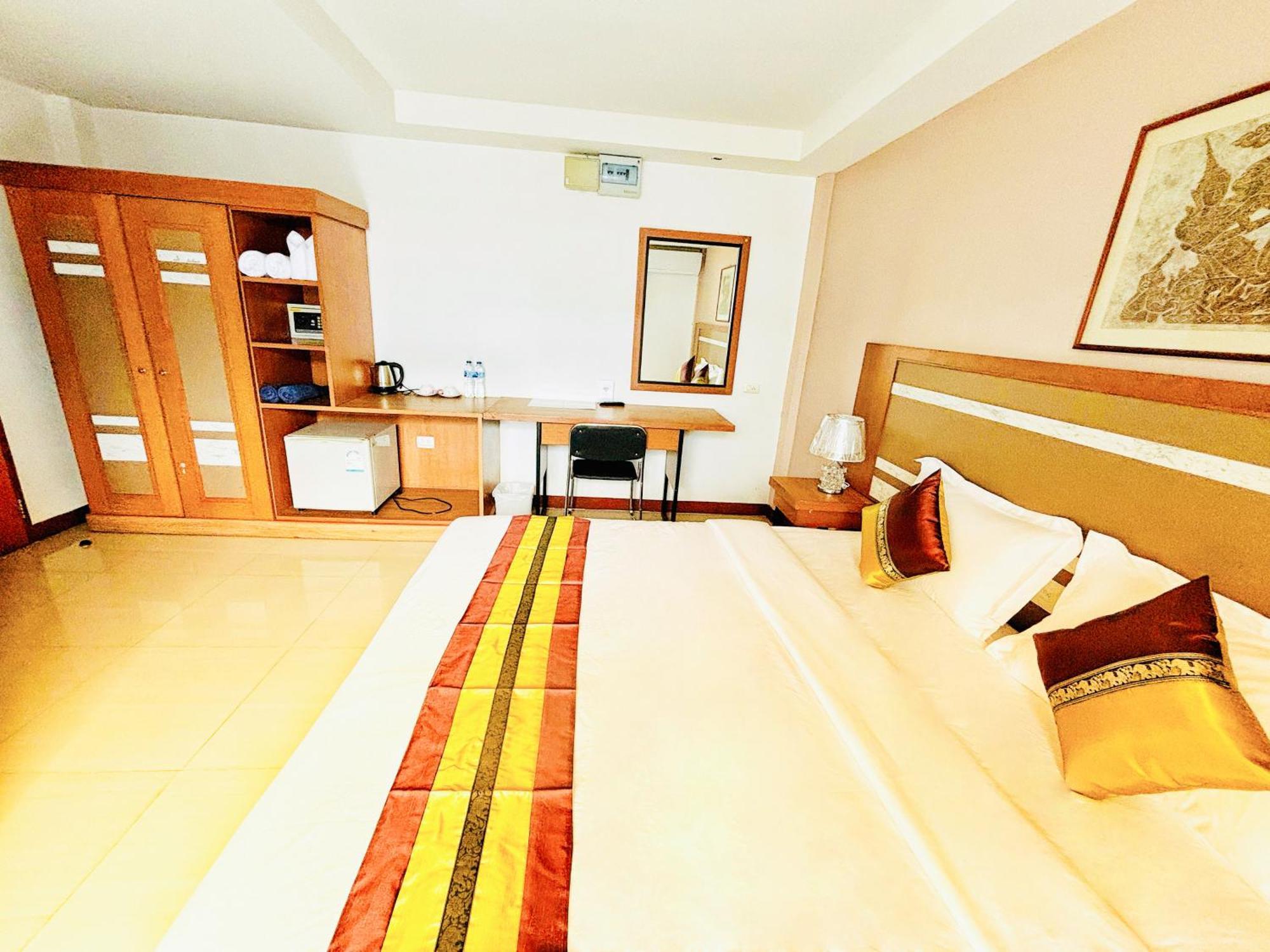 Patong Pool House Aparthotel Luaran gambar